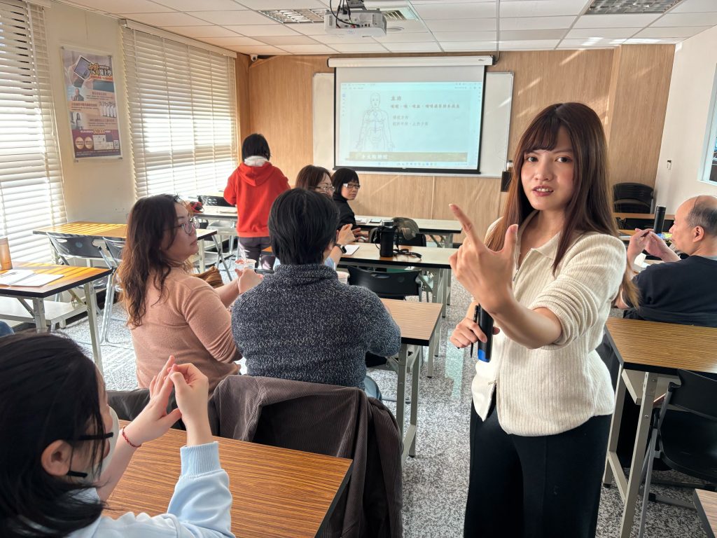 交流回顧-【中醫】許祐瑄醫師 : 穴位定位與經絡基礎應用 交流回顧-【中醫】許祐瑄醫師 : 穴位定位與經絡基礎應用